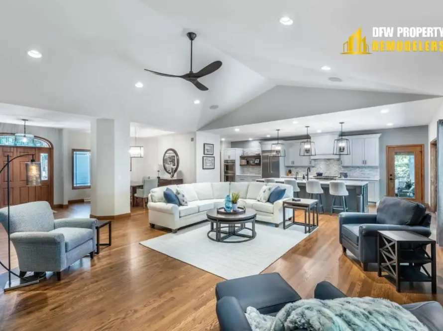 Expert Home Remodeling in Dallas – Modern open living room with kitchen and wooden floors